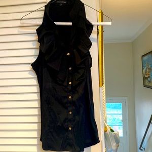 Women sleeveless blouse in black by express